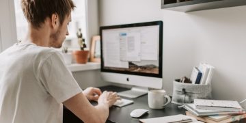 Есть ли работа для украинцев дома и заграницей