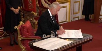 Принц Чарльз официально стал королем