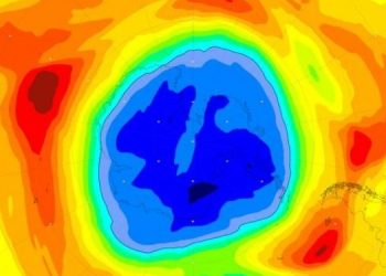Озоновая дыра уменьшилась вдвое