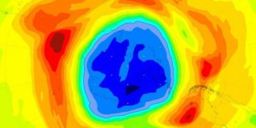 Озоновая дыра уменьшилась вдвое
