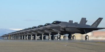 США и союзники обсуждают передачу истребителей и систем ПВО