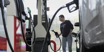 Как и почему осенью вырастут цены на бензин