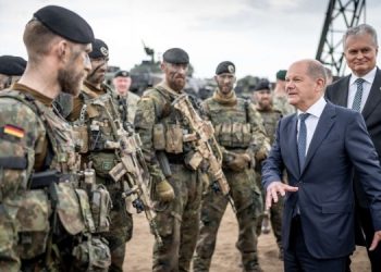 Шольц призвал сделать Бундесвер самой сильной армией