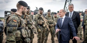 Шольц призвал сделать Бундесвер самой сильной армией