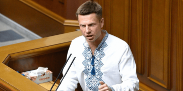 Гончаренко обвинил Труханова в подыгрывании Кремлю