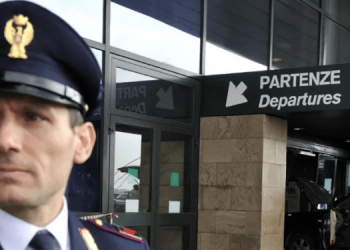 В аэропорту Милана нашли 13 кг кокаина