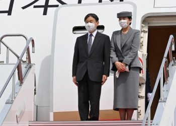 Император Японии впервые посетит похороны британского монарха