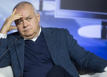 На вилле Киселева в Крыму подожгли машины