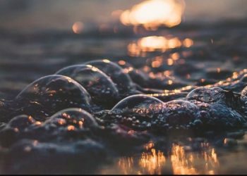 На Аляске становится все больше “кипящих” метаном озер