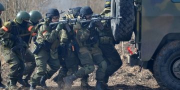 Лукашенко продлил военные учения армии Беларуси