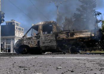 РосСМИ пишут о “прилетах” по зданию “МЧС” в Донецке