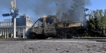 РосСМИ пишут о “прилетах” по зданию “МЧС” в Донецке