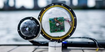 Создана подводная фотокамера без батареи