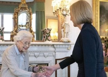 Лиз Трасс официально возглавила правительство Великобритании