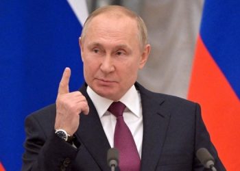 Московские депутаты призвали Путина сложить полномочия