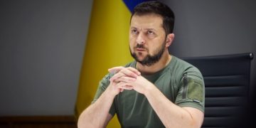 Зеленский распустил делегацию в Трехсторонней контактной группе
