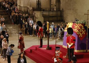 В Лондоне задержали почти 70 человек за время траура