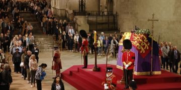 В Лондоне задержали почти 70 человек за время траура