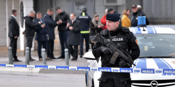 Черногория высылает сотрудников российского посольства