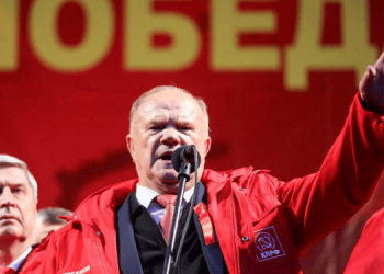 Зюганов потребовал всеобщей мобилизации в РФ