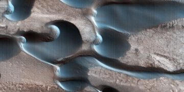 Аппарат NASA сделал новые снимки поверхности Марса