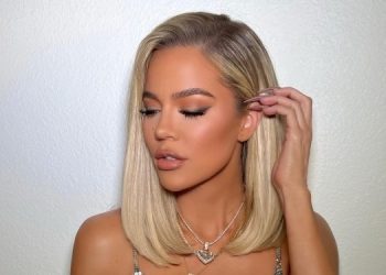 Хлои Кардашьян удалили редкую опухоль с лица