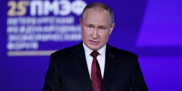 Умирающий Путин хочет забрать с собой мир