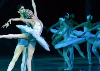 Балерины Большого театра остались без пуантов