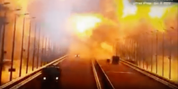 За подрывом Крымского моста стоят спецслужбы