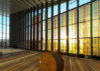 Люди скоро смогут заряжать гаджеты прямо от окон