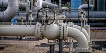 Цены на газ в Европе опустились ниже $1000