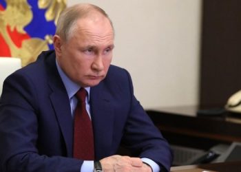 Путин ввел особый режим в РФ и Крыму