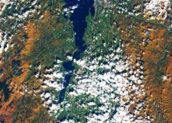 Как выглядит осень из космоса