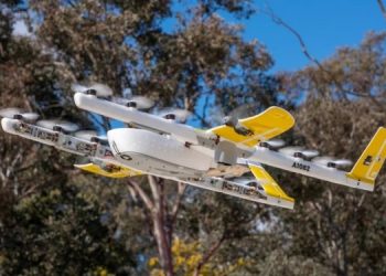 Дрон упал на провода и лишил электричества тысячи домов