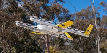 Дрон упал на провода и лишил электричества тысячи домов