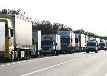 На въезде в Крым многочасовые очереди из фур