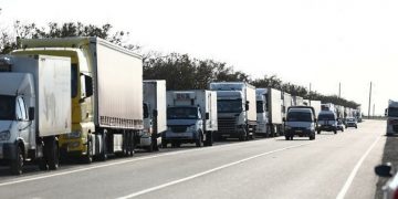 На въезде в Крым многочасовые очереди из фур