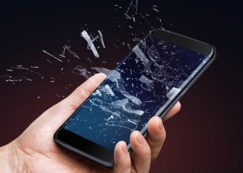 Как люди чаще всего ломают гаджеты