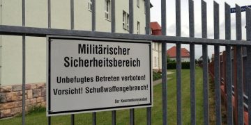 За полигоном в Германии следили 12 беспилотников