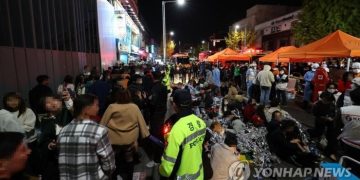 Число жертв давки на Хэллоуин в Сеуле выросло