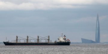 Доходы от экспорта российской нефти обвалились до минимума