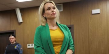 Овсянникова сбежала из-под домашнего ареста