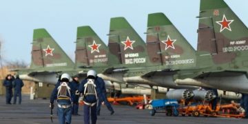 Россия перебрасывает в Беларусь авиацию и пехоту