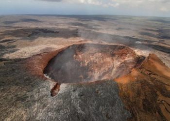 Самый большой вулкан в мире начинает “ворчать”