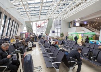 Беларусь перестала выпускать из страны мужчин