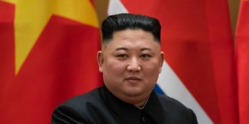 Северная Корея продолжает испытания баллистических ракет