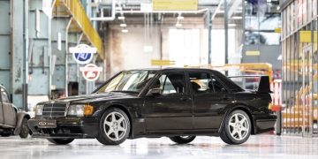 Старый Mercedes-Benz 190 продадут на аукционе