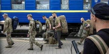 Военным разрешат уходить в отпуск во время войны