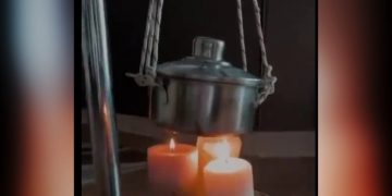 Украинцы показали, как готовят еду при отключениях света