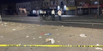 Группа неизвестных открыла огонь по людям возле бара в Филадельфии